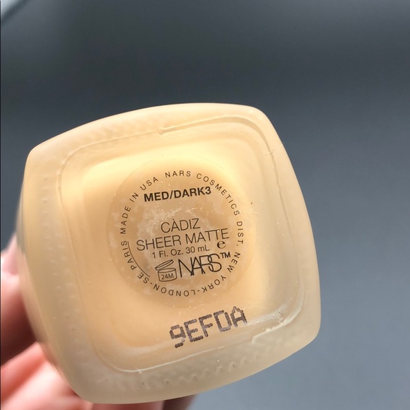 Nars Sheer matte foundation med dark 3 - Picture 3 of 3
